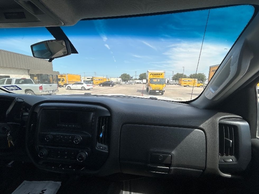 Medium Duty Box Truck-Light and Medium Duty Trucks-Chevrolet-2020-SILVERAD-Fort Worth-TX-107,796\n\t\tmiles-$ 35,750 - Image 21