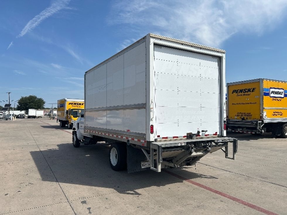 Medium Duty Box Truck-Light and Medium Duty Trucks-Chevrolet-2020-SILVERAD-Fort Worth-TX-107,796\n\t\tmiles-$ 35,750 - Image 6