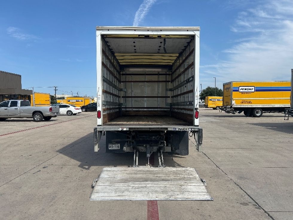 Medium Duty Box Truck-Light and Medium Duty Trucks-Chevrolet-2020-SILVERAD-Fort Worth-TX-107,796\n\t\tmiles-$ 35,750 - Image 9