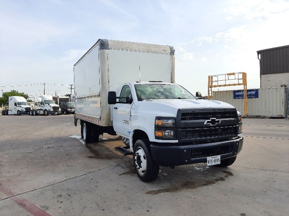 Medium Duty Box Truck-Light and Medium Duty Trucks-Chevrolet-2020-SILVERAD-Fort Worth-TX-109,034\n\t\tmiles-$ 35,750 - Image 1