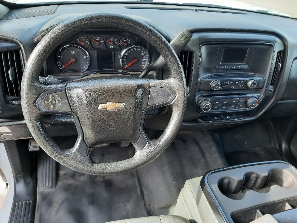 Medium Duty Box Truck-Light and Medium Duty Trucks-Chevrolet-2020-SILVERAD-Fort Worth-TX-109,034\n\t\tmiles-$ 35,750 - Image 18