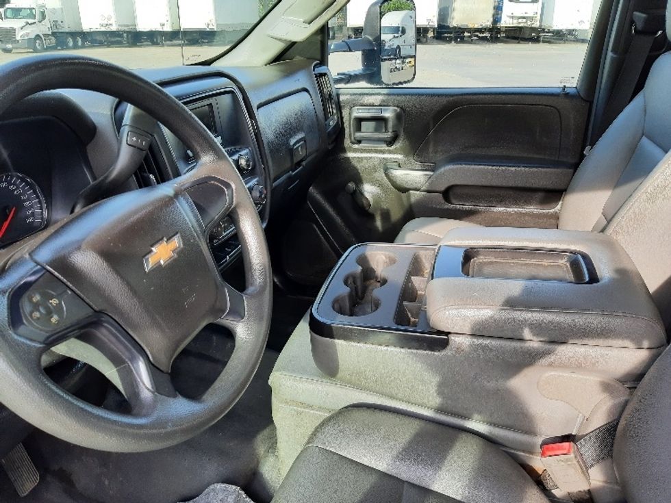 Medium Duty Box Truck-Light and Medium Duty Trucks-Chevrolet-2020-SILVERAD-Fort Worth-TX-109,034\n\t\tmiles-$ 35,750 - Image 19