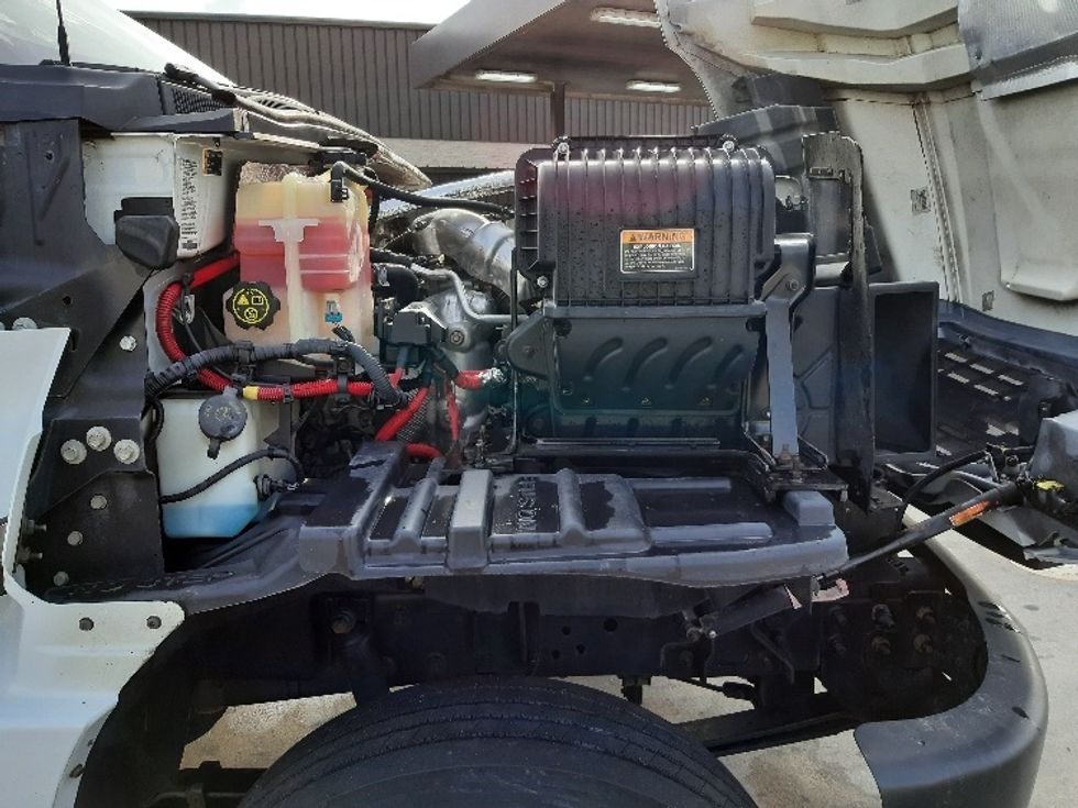 Medium Duty Box Truck-Light and Medium Duty Trucks-Chevrolet-2020-SILVERAD-Fort Worth-TX-109,034\n\t\tmiles-$ 35,750 - Image 23