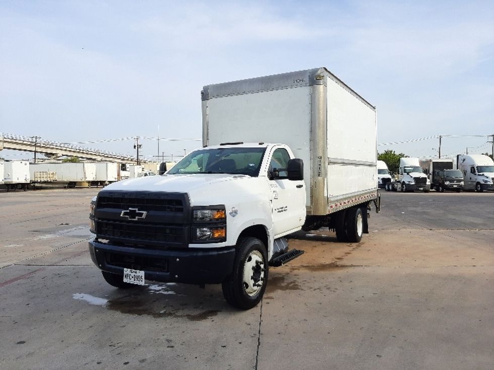 Medium Duty Box Truck-Light and Medium Duty Trucks-Chevrolet-2020-SILVERAD-Fort Worth-TX-109,034\n\t\tmiles-$ 35,750 - Image 3