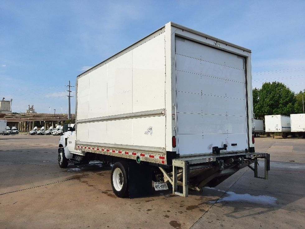 Medium Duty Box Truck-Light and Medium Duty Trucks-Chevrolet-2020-SILVERAD-Fort Worth-TX-109,034\n\t\tmiles-$ 35,750 - Image 6