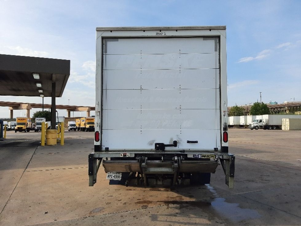 Medium Duty Box Truck-Light and Medium Duty Trucks-Chevrolet-2020-SILVERAD-Fort Worth-TX-109,034\n\t\tmiles-$ 35,750 - Image 7
