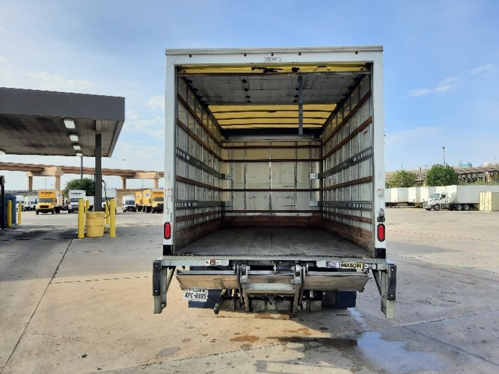 Medium Duty Box Truck-Light and Medium Duty Trucks-Chevrolet-2020-SILVERAD-Fort Worth-TX-109,034\n\t\tmiles-$ 35,750 - Image 8