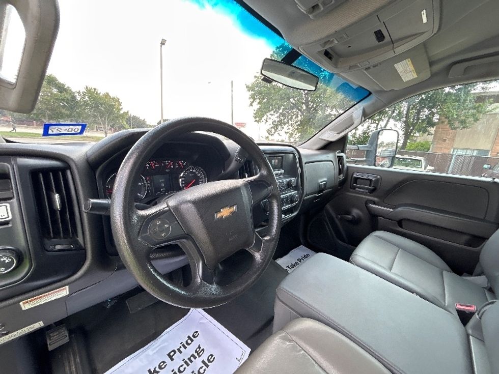 Medium Duty Box Truck-Light and Medium Duty Trucks-Chevrolet-2020-SILVERAD-San Antonio-TX-87,490\n\t\tmiles-$ 38,000 - Image 17