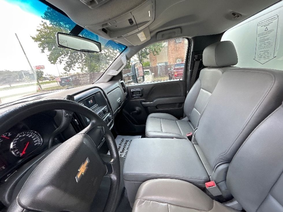Medium Duty Box Truck-Light and Medium Duty Trucks-Chevrolet-2020-SILVERAD-San Antonio-TX-87,490\n\t\tmiles-$ 38,000 - Image 19