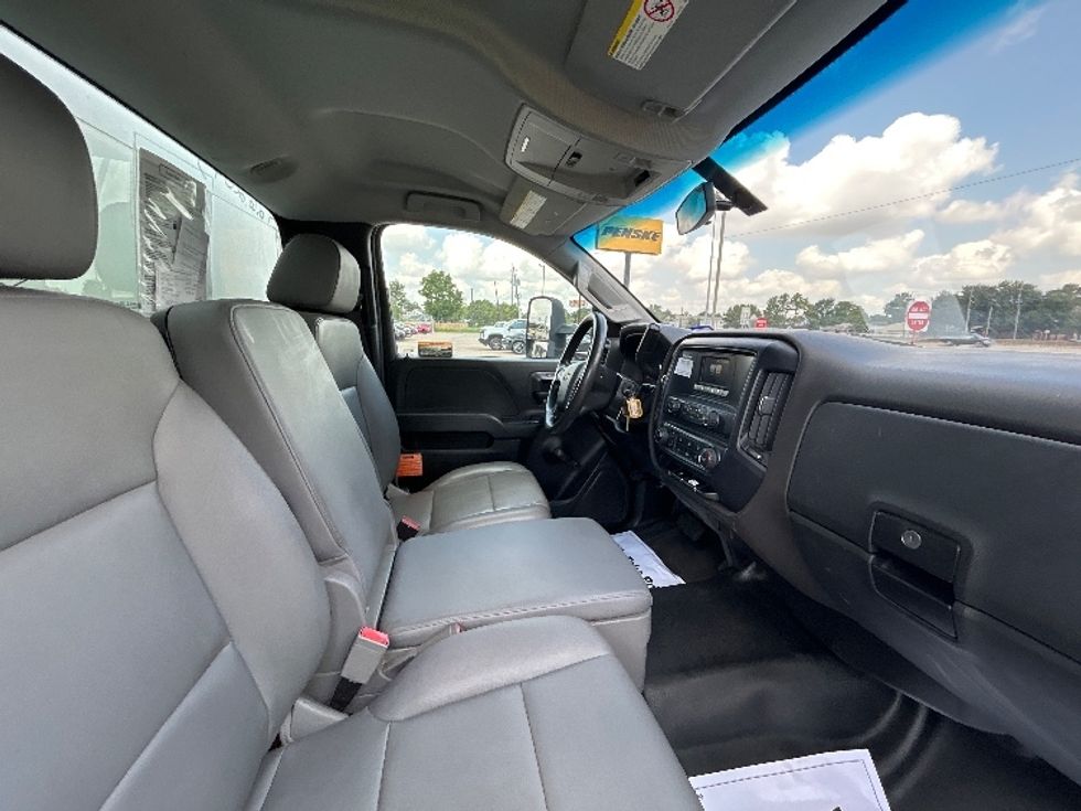 Medium Duty Box Truck-Light and Medium Duty Trucks-Chevrolet-2020-SILVERAD-San Antonio-TX-87,490\n\t\tmiles-$ 38,000 - Image 22