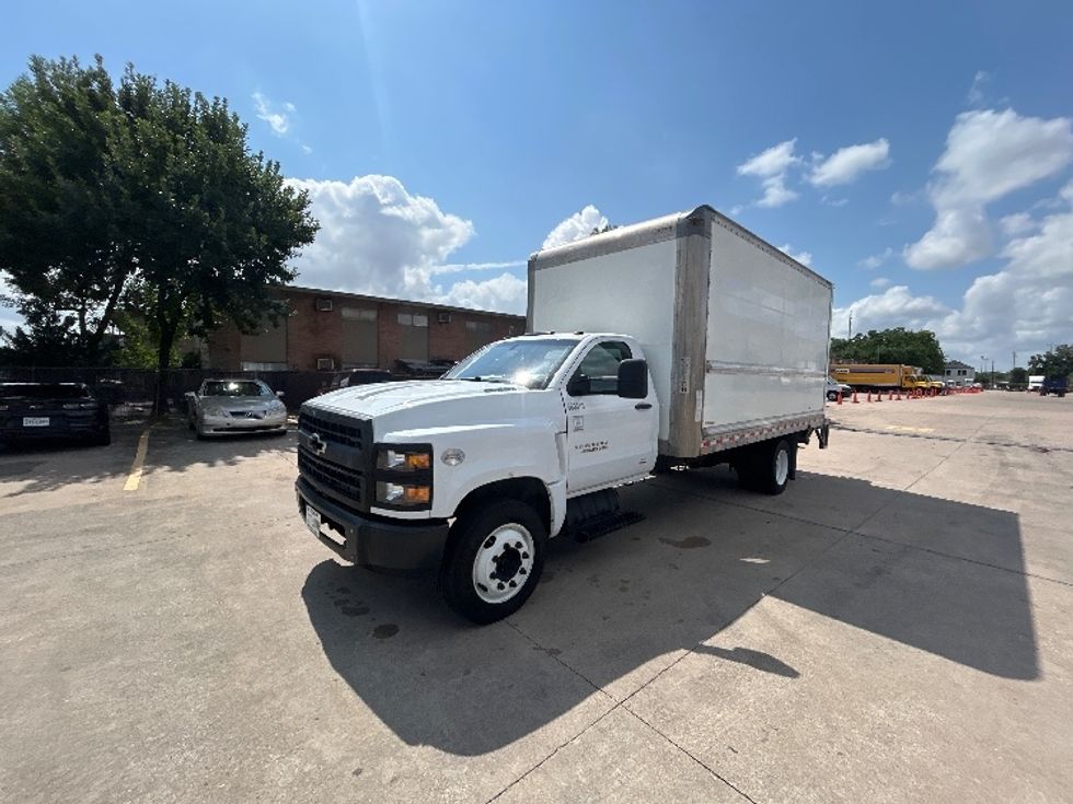 Medium Duty Box Truck-Light and Medium Duty Trucks-Chevrolet-2020-SILVERAD-San Antonio-TX-87,490\n\t\tmiles-$ 38,000 - Image 3