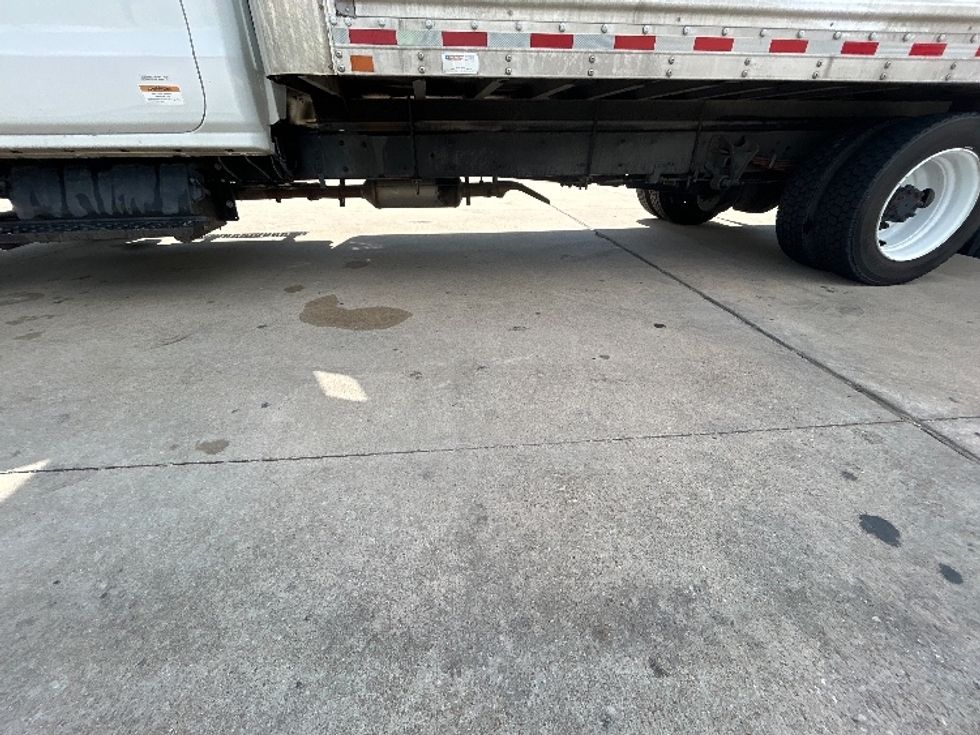 Medium Duty Box Truck-Light and Medium Duty Trucks-Chevrolet-2020-SILVERAD-San Antonio-TX-87,490\n\t\tmiles-$ 38,000 - Image 5