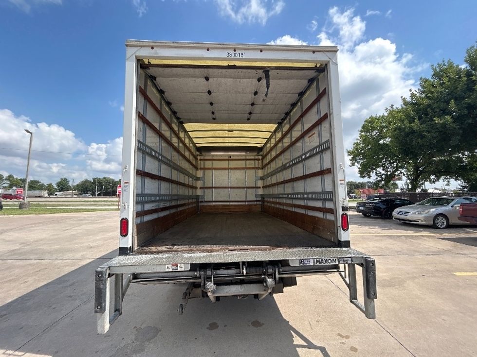 Medium Duty Box Truck-Light and Medium Duty Trucks-Chevrolet-2020-SILVERAD-San Antonio-TX-87,490\n\t\tmiles-$ 38,000 - Image 8