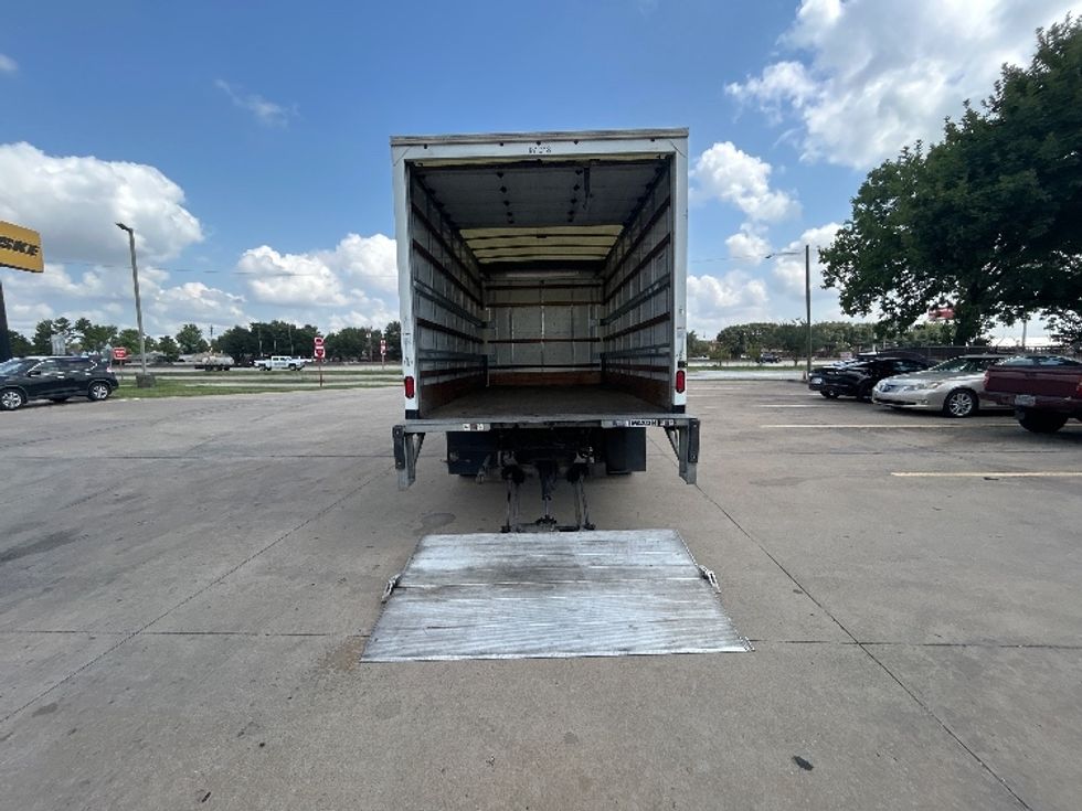 Medium Duty Box Truck-Light and Medium Duty Trucks-Chevrolet-2020-SILVERAD-San Antonio-TX-87,490\n\t\tmiles-$ 38,000 - Image 9