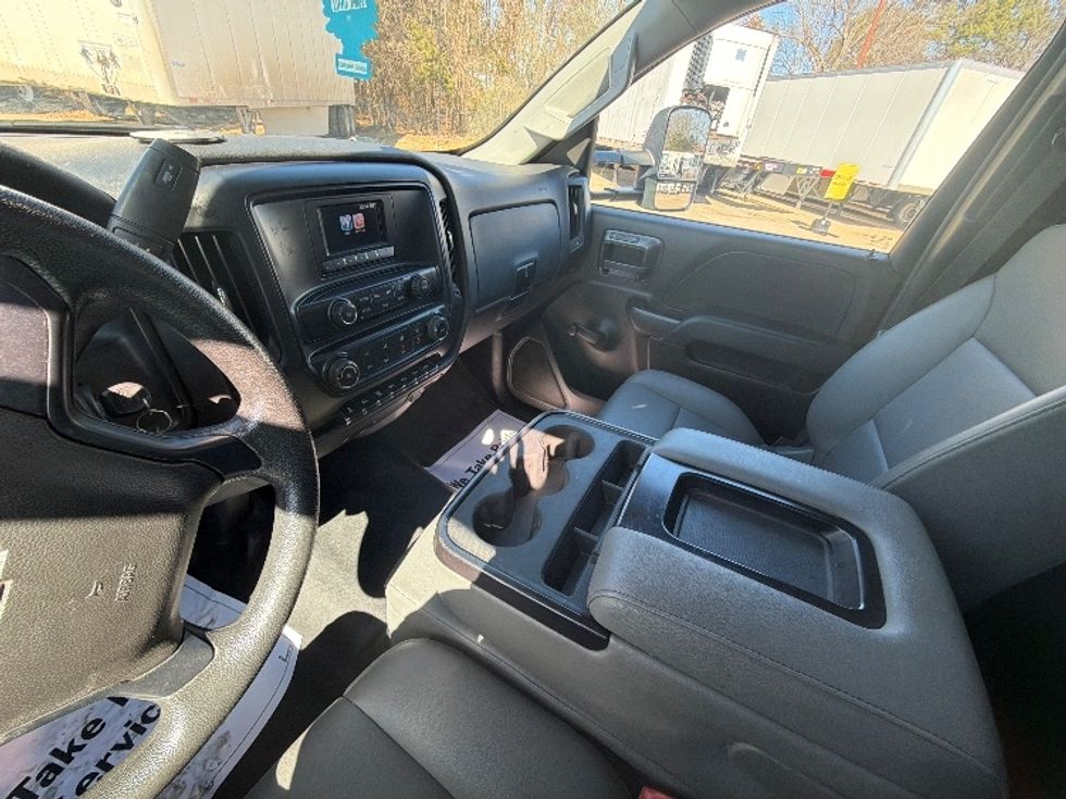 Medium Duty Box Truck-Light and Medium Duty Trucks-Chevrolet-2021-SILVERAD-Belden-MS-75,267\n\t\tmiles-$ 40,750 - Image 19