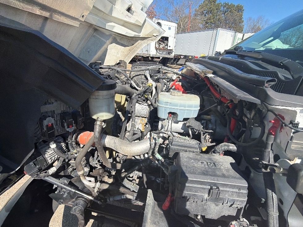 Medium Duty Box Truck-Light and Medium Duty Trucks-Chevrolet-2021-SILVERAD-Belden-MS-75,267\n\t\tmiles-$ 40,750 - Image 24