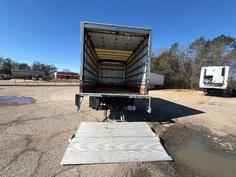 Medium Duty Box Truck-Light and Medium Duty Trucks-Chevrolet-2021-SILVERAD-Belden-MS-75,267\n\t\tmiles-$ 40,750 - Image 9