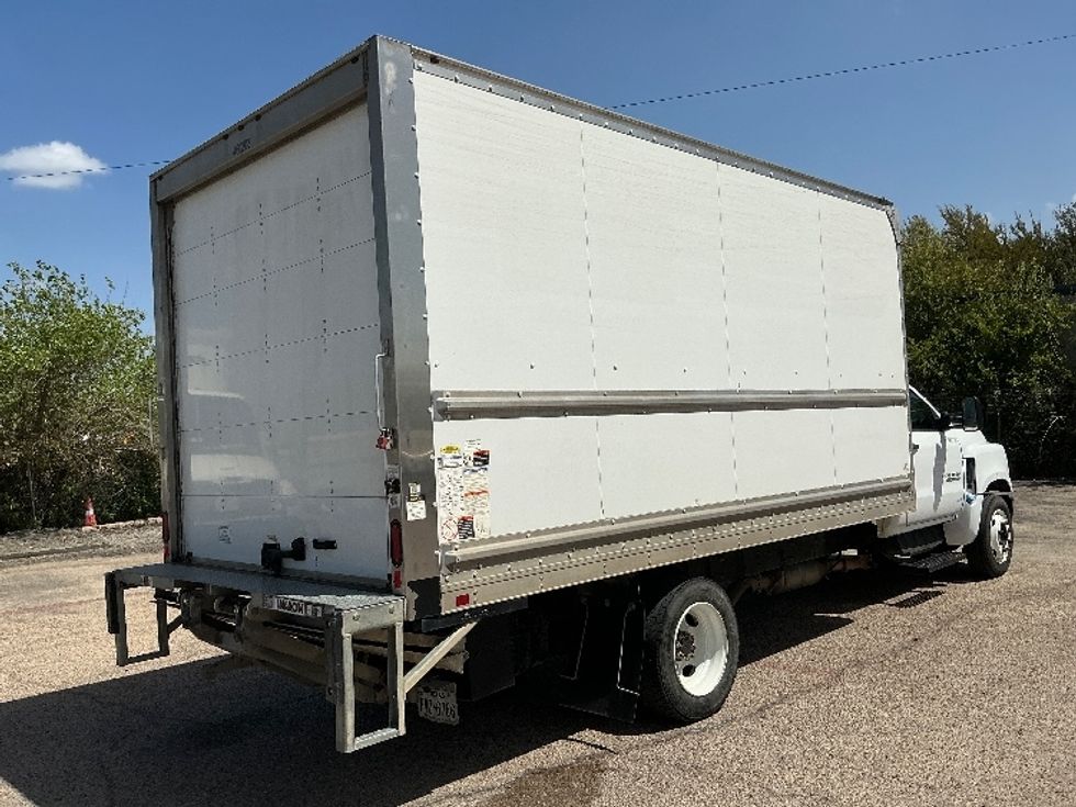 Medium Duty Box Truck-Light and Medium Duty Trucks-Chevrolet-2021-SILVERAD-Dallas-TX-177,468\n\t\tmiles-$ 25,500 - Image 13
