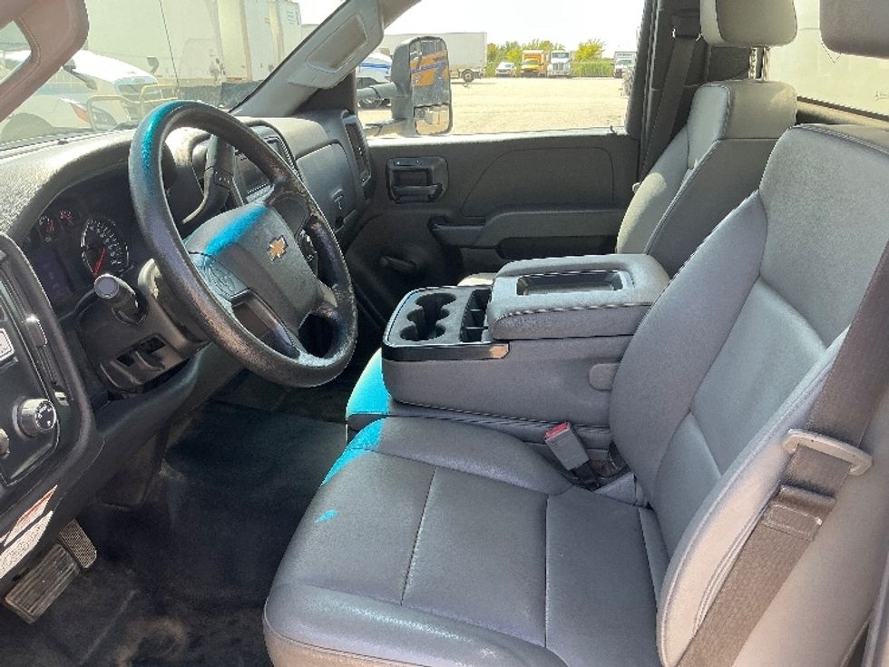 Medium Duty Box Truck-Light and Medium Duty Trucks-Chevrolet-2021-SILVERAD-Dallas-TX-177,468\n\t\tmiles-$ 25,500 - Image 19