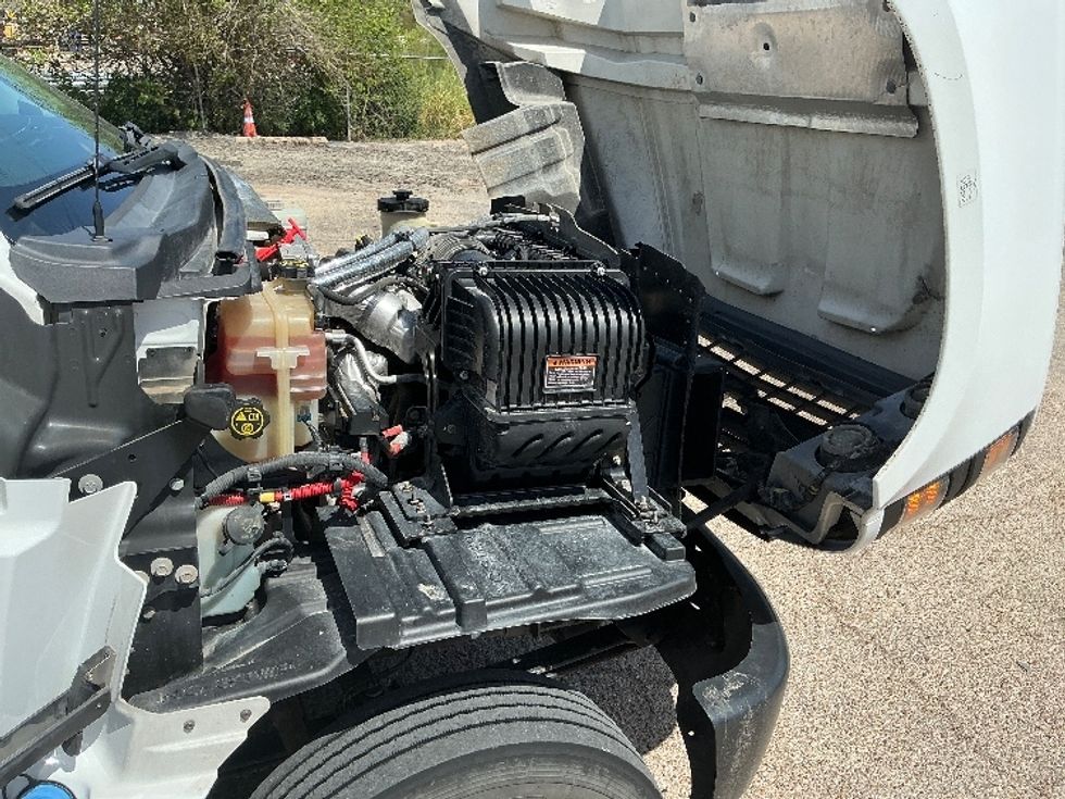 Medium Duty Box Truck-Light and Medium Duty Trucks-Chevrolet-2021-SILVERAD-Dallas-TX-177,468\n\t\tmiles-$ 25,500 - Image 23