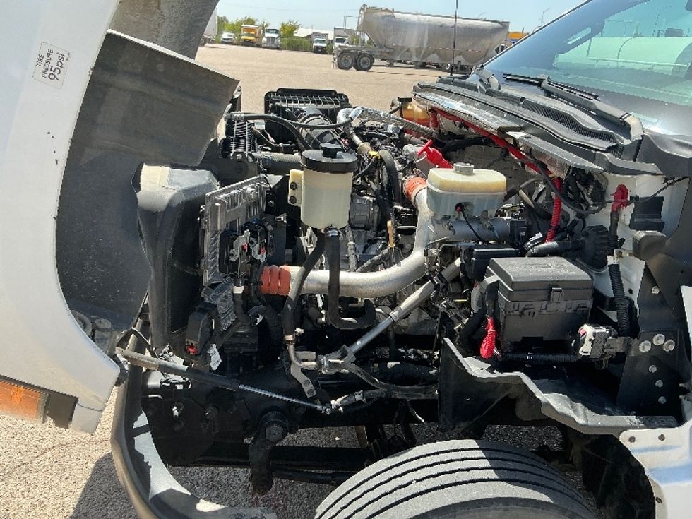Medium Duty Box Truck-Light and Medium Duty Trucks-Chevrolet-2021-SILVERAD-Dallas-TX-177,468\n\t\tmiles-$ 25,500 - Image 24