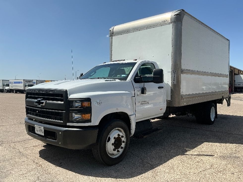 Medium Duty Box Truck-Light and Medium Duty Trucks-Chevrolet-2021-SILVERAD-Dallas-TX-177,468\n\t\tmiles-$ 25,500 - Image 3