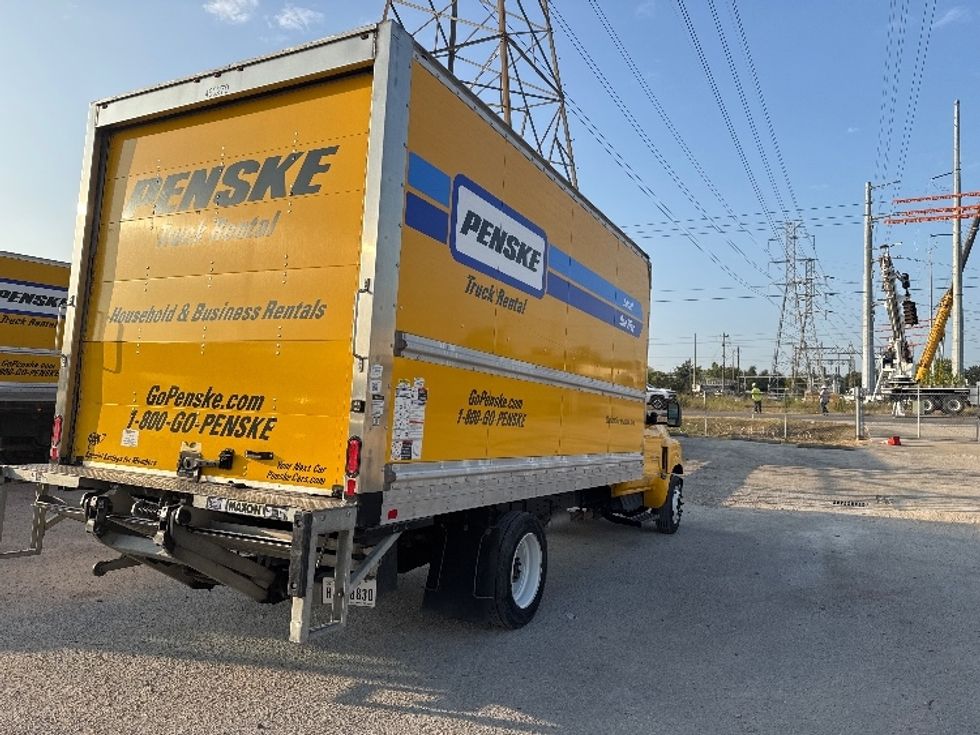 Medium Duty Box Truck-Light and Medium Duty Trucks-Chevrolet-2021-SILVERAD-Houston-TX-127,393\n\t\tmiles-$ 34,250 - Image 13