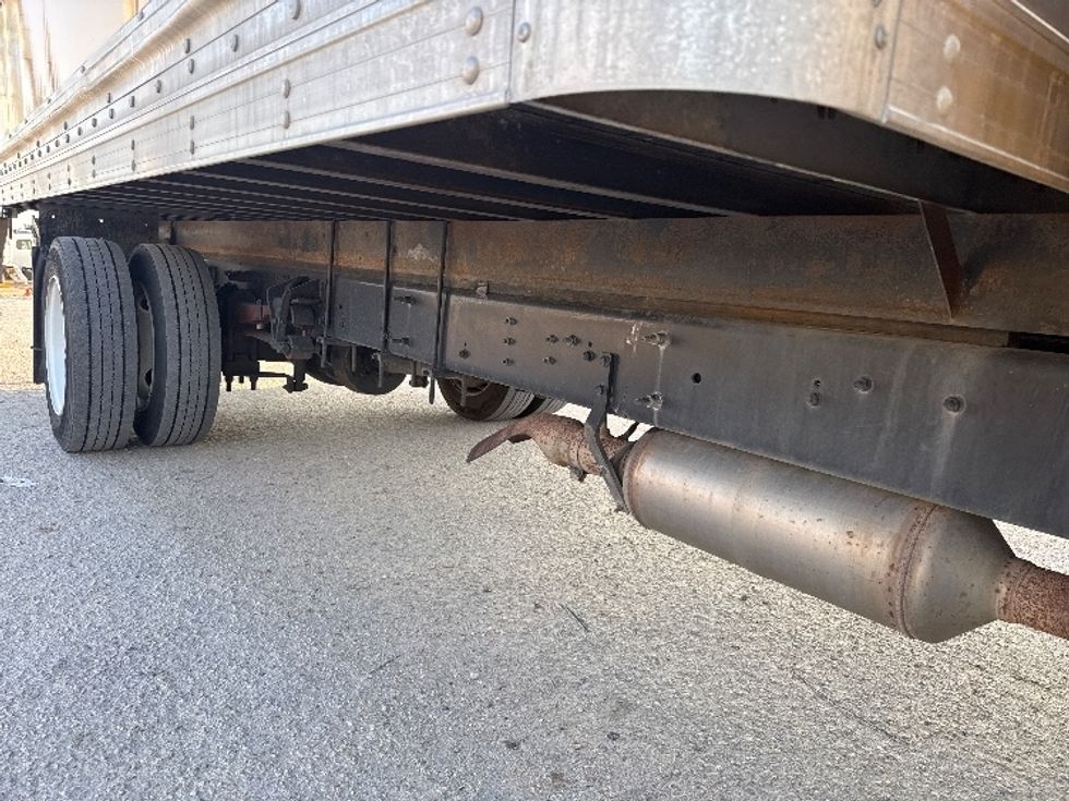 Medium Duty Box Truck-Light and Medium Duty Trucks-Chevrolet-2021-SILVERAD-Houston-TX-127,393\n\t\tmiles-$ 34,250 - Image 14