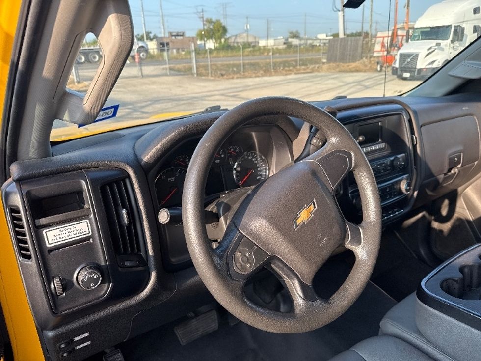 Medium Duty Box Truck-Light and Medium Duty Trucks-Chevrolet-2021-SILVERAD-Houston-TX-127,393\n\t\tmiles-$ 34,250 - Image 17