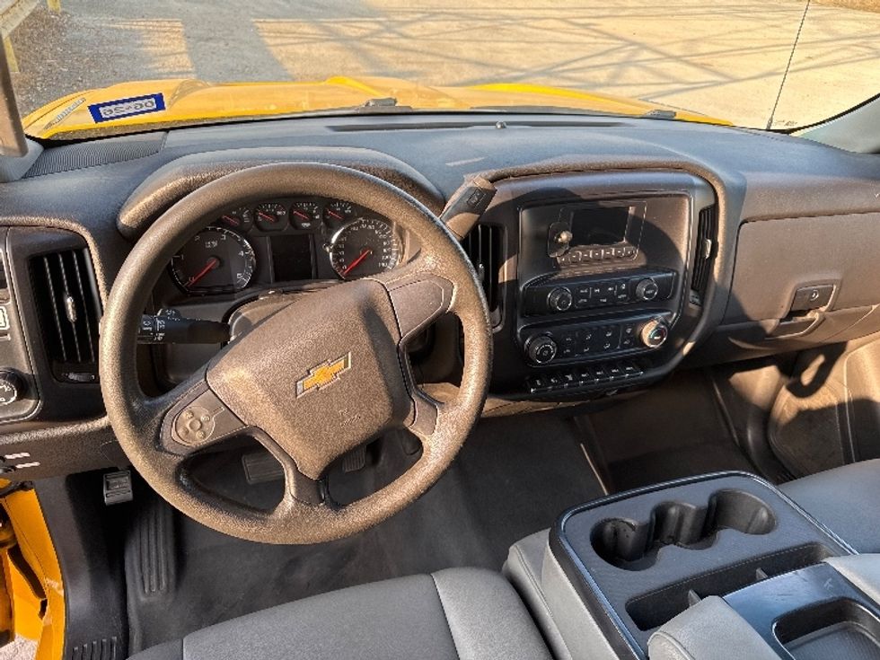 Medium Duty Box Truck-Light and Medium Duty Trucks-Chevrolet-2021-SILVERAD-Houston-TX-127,393\n\t\tmiles-$ 34,250 - Image 18