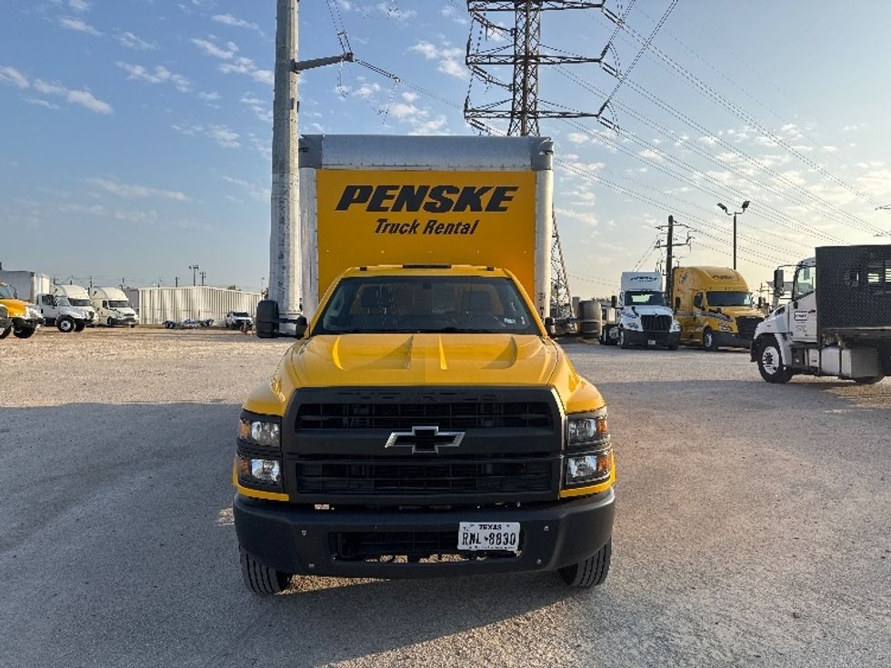 Medium Duty Box Truck-Light and Medium Duty Trucks-Chevrolet-2021-SILVERAD-Houston-TX-127,393\n\t\tmiles-$ 34,250 - Image 2