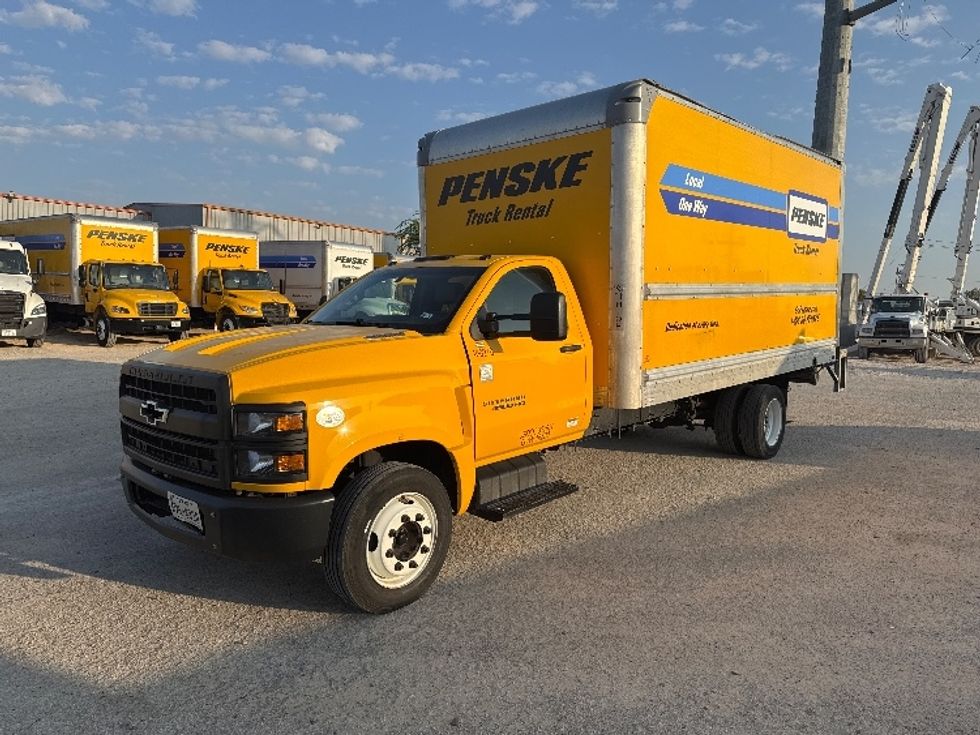 Medium Duty Box Truck-Light and Medium Duty Trucks-Chevrolet-2021-SILVERAD-Houston-TX-127,393\n\t\tmiles-$ 34,250 - Image 3