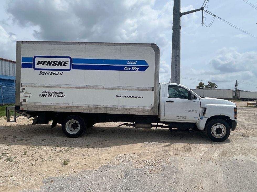 Medium Duty Box Truck-Light and Medium Duty Trucks-Chevrolet-2021-SILVERAD-Katy-TX-110,174\n\t\tmiles-$ 38,500 - Image 15