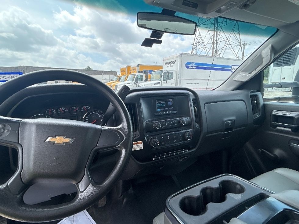 Medium Duty Box Truck-Light and Medium Duty Trucks-Chevrolet-2021-SILVERAD-Katy-TX-110,174\n\t\tmiles-$ 38,500 - Image 18
