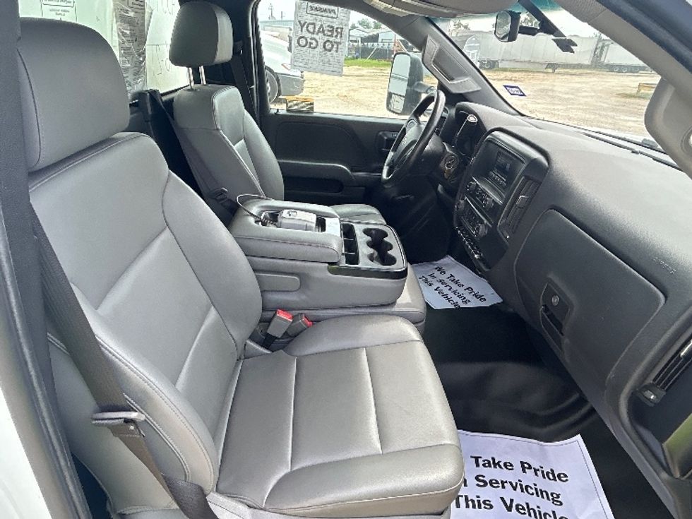 Medium Duty Box Truck-Light and Medium Duty Trucks-Chevrolet-2021-SILVERAD-Katy-TX-110,174\n\t\tmiles-$ 38,500 - Image 22