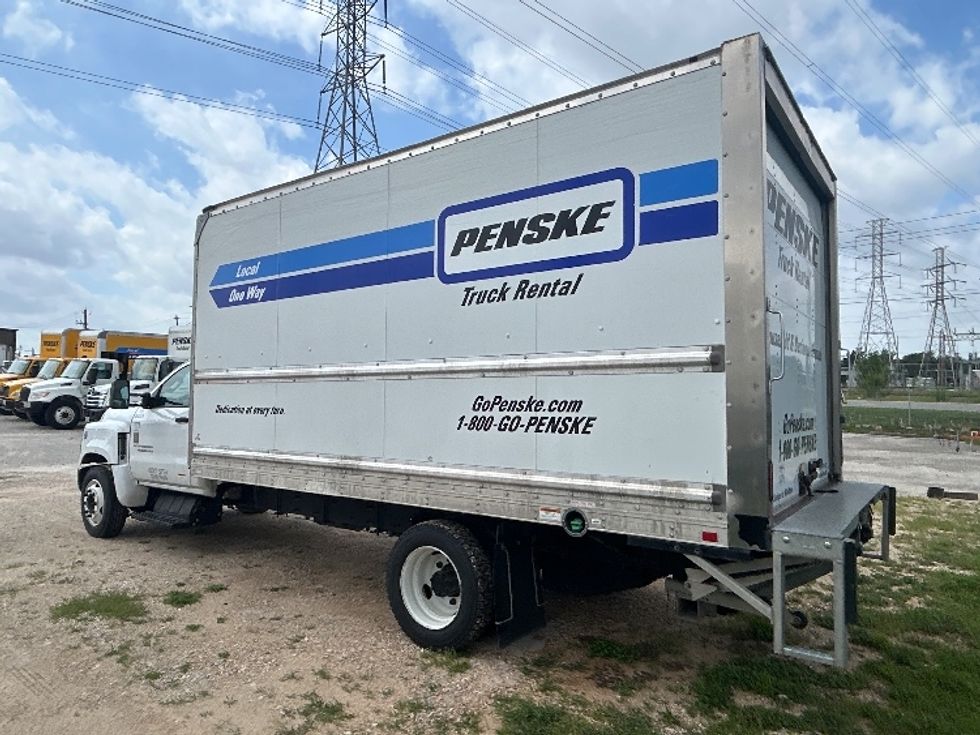Medium Duty Box Truck-Light and Medium Duty Trucks-Chevrolet-2021-SILVERAD-Katy-TX-110,174\n\t\tmiles-$ 38,500 - Image 6