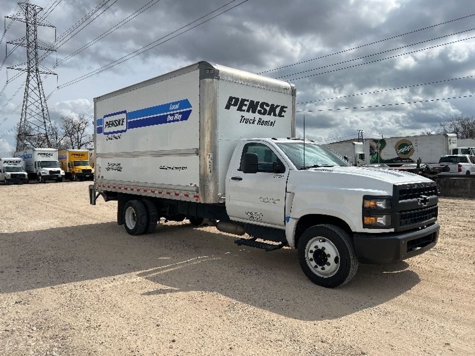 Medium Duty Box Truck-Light and Medium Duty Trucks-Chevrolet-2021-SILVERAD-Katy-TX-129,262\n\t\tmiles-$ 34,500 - Image 1