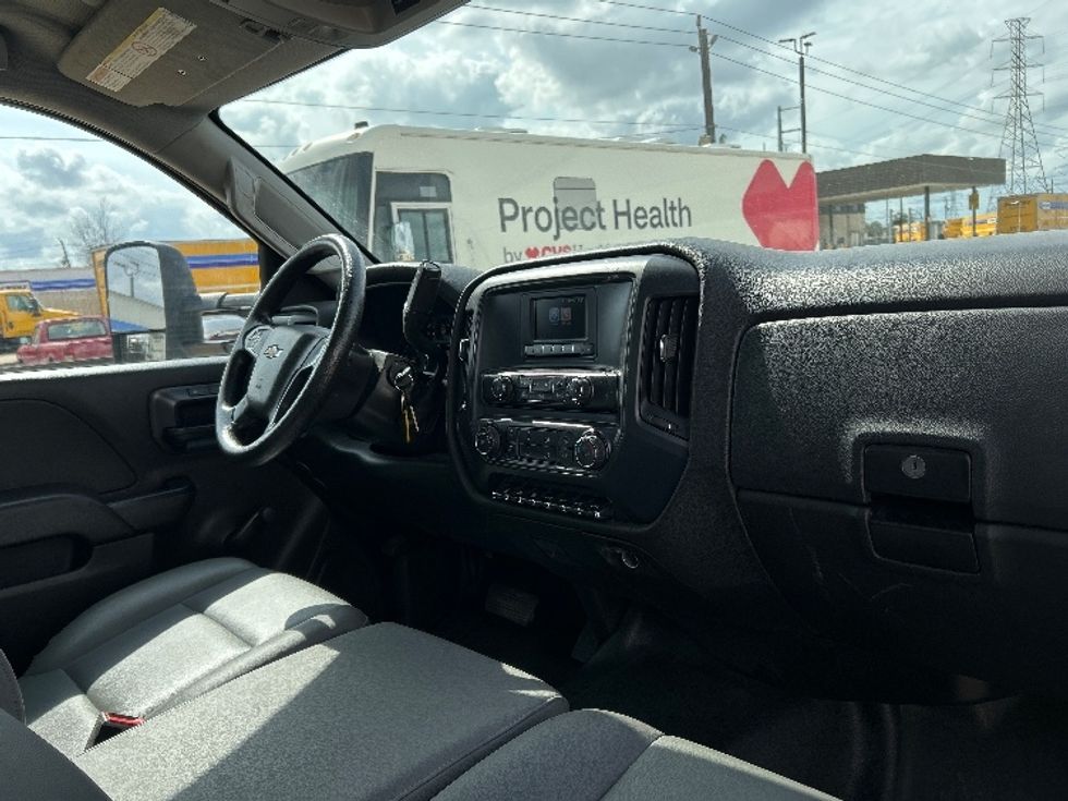 Medium Duty Box Truck-Light and Medium Duty Trucks-Chevrolet-2021-SILVERAD-Katy-TX-129,262\n\t\tmiles-$ 34,500 - Image 21