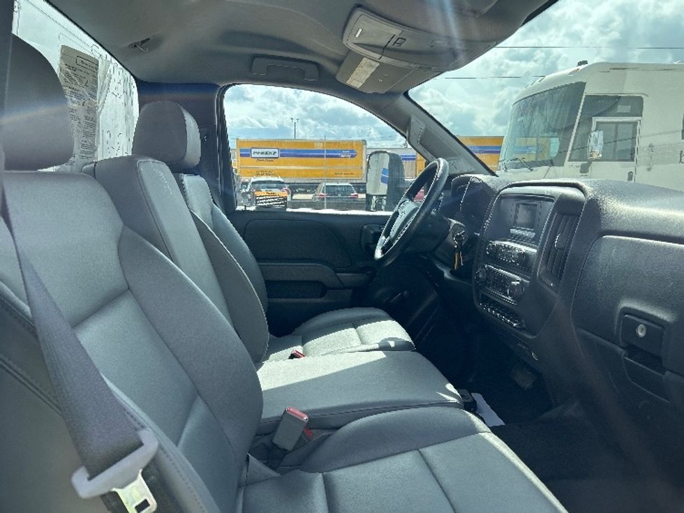 Medium Duty Box Truck-Light and Medium Duty Trucks-Chevrolet-2021-SILVERAD-Katy-TX-129,262\n\t\tmiles-$ 34,500 - Image 22