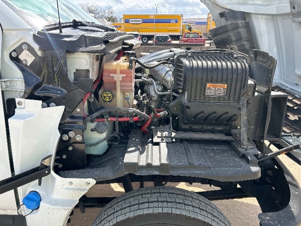 Medium Duty Box Truck-Light and Medium Duty Trucks-Chevrolet-2021-SILVERAD-Katy-TX-129,262\n\t\tmiles-$ 34,500 - Image 23