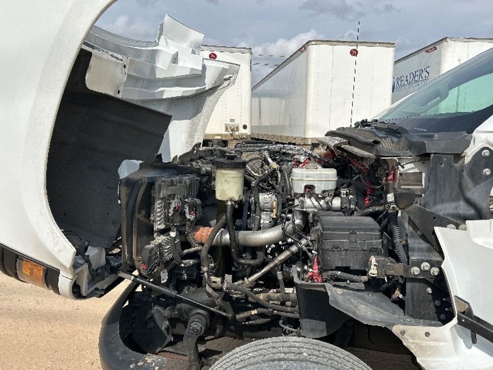 Medium Duty Box Truck-Light and Medium Duty Trucks-Chevrolet-2021-SILVERAD-Katy-TX-129,262\n\t\tmiles-$ 34,500 - Image 24