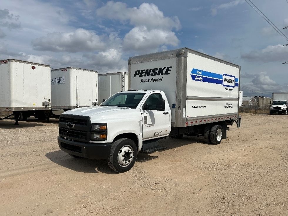 Medium Duty Box Truck-Light and Medium Duty Trucks-Chevrolet-2021-SILVERAD-Katy-TX-129,262\n\t\tmiles-$ 34,500 - Image 3