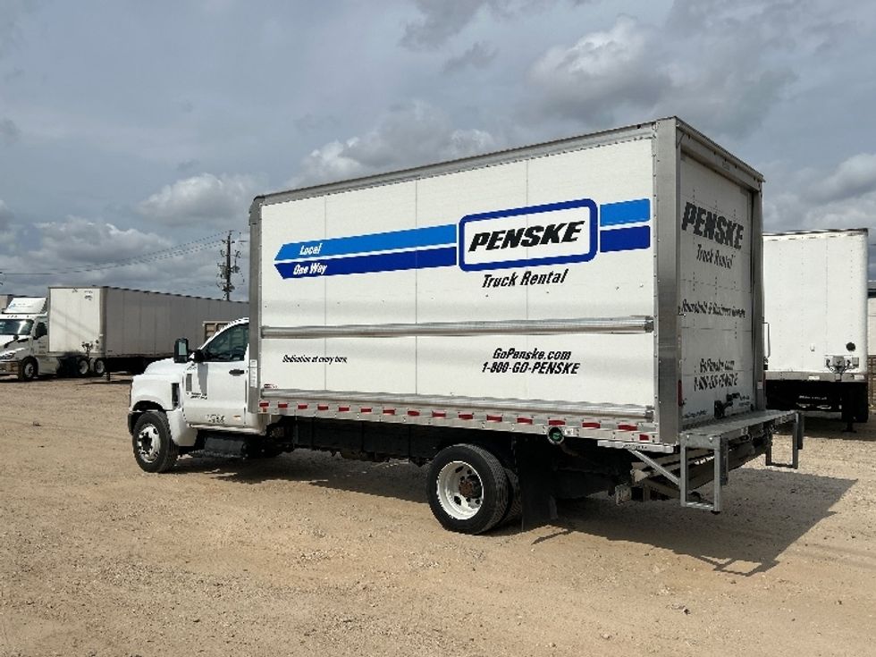 Medium Duty Box Truck-Light and Medium Duty Trucks-Chevrolet-2021-SILVERAD-Katy-TX-129,262\n\t\tmiles-$ 34,500 - Image 6