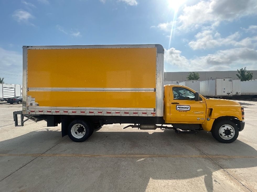 Medium Duty Box Truck-Light and Medium Duty Trucks-Chevrolet-2021-SILVERAD-Katy-TX-65,593\n\t\tmiles-$ 54,000 - Image 15