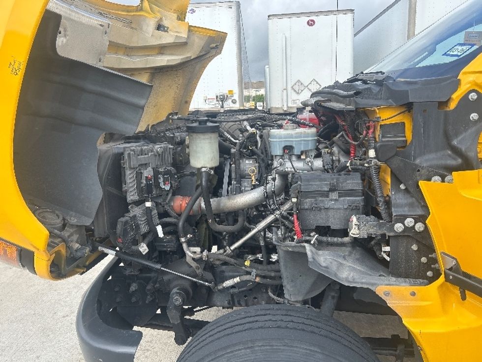 Medium Duty Box Truck-Light and Medium Duty Trucks-Chevrolet-2021-SILVERAD-Katy-TX-65,593\n\t\tmiles-$ 54,000 - Image 24
