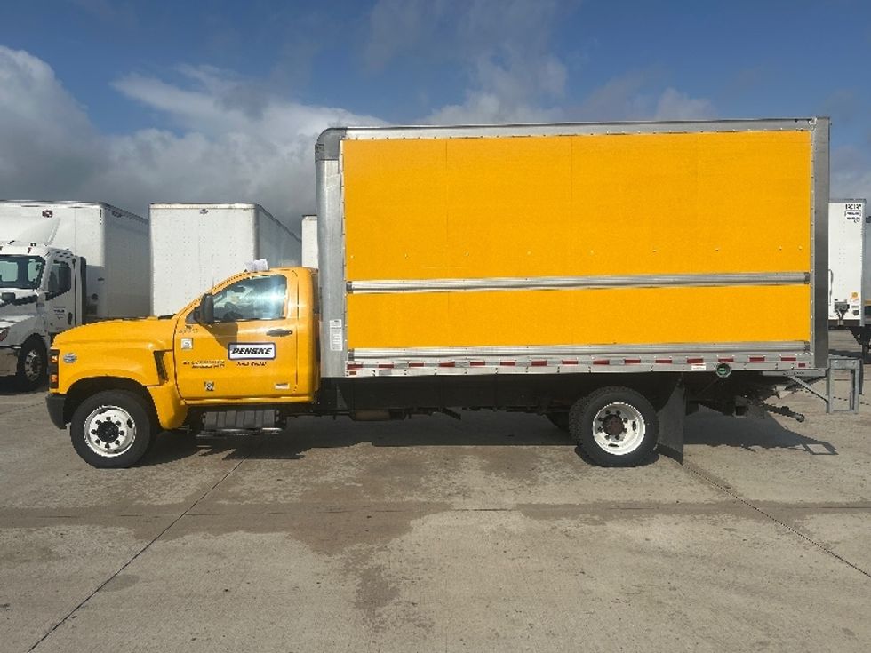 Medium Duty Box Truck-Light and Medium Duty Trucks-Chevrolet-2021-SILVERAD-Katy-TX-65,593\n\t\tmiles-$ 54,000 - Image 4