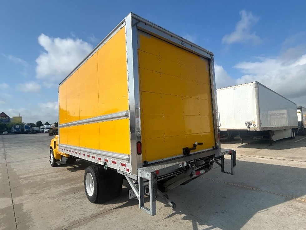 Medium Duty Box Truck-Light and Medium Duty Trucks-Chevrolet-2021-SILVERAD-Katy-TX-65,593\n\t\tmiles-$ 54,000 - Image 6