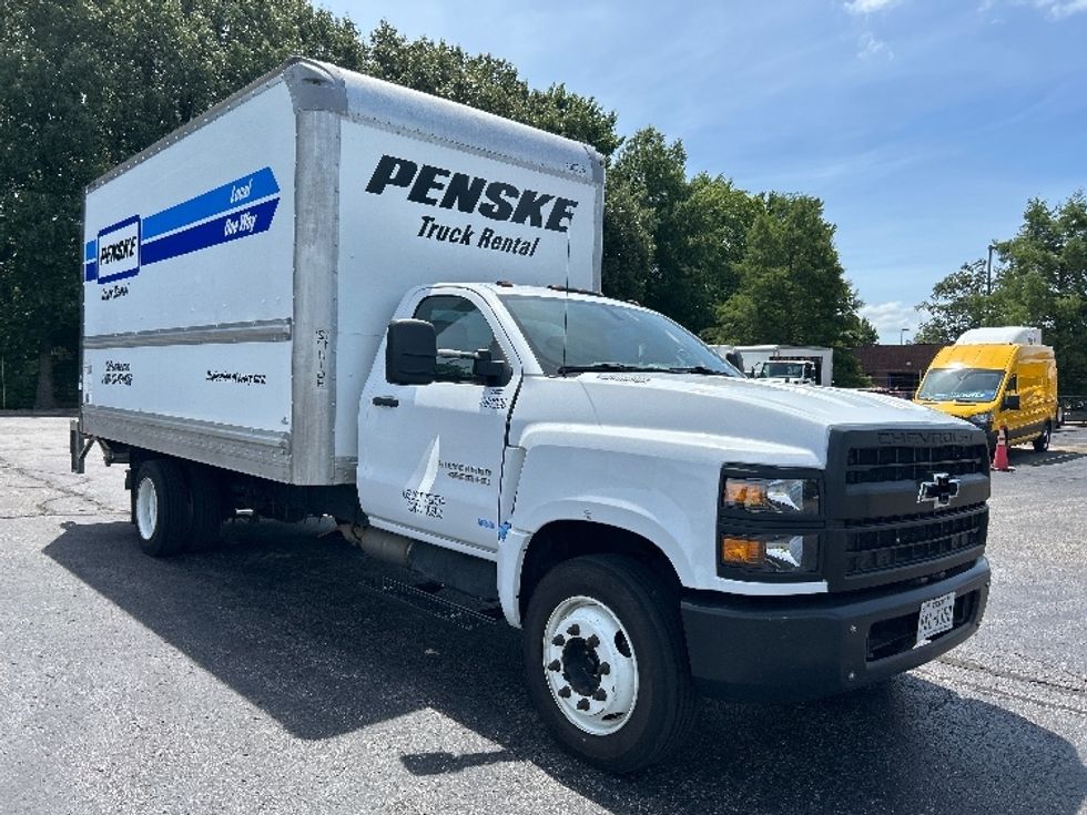 Medium Duty Box Truck-Light and Medium Duty Trucks-Chevrolet-2021-SILVERAD-Memphis-TN-173,646\n\t\tmiles-$ 44,500 - Image 1