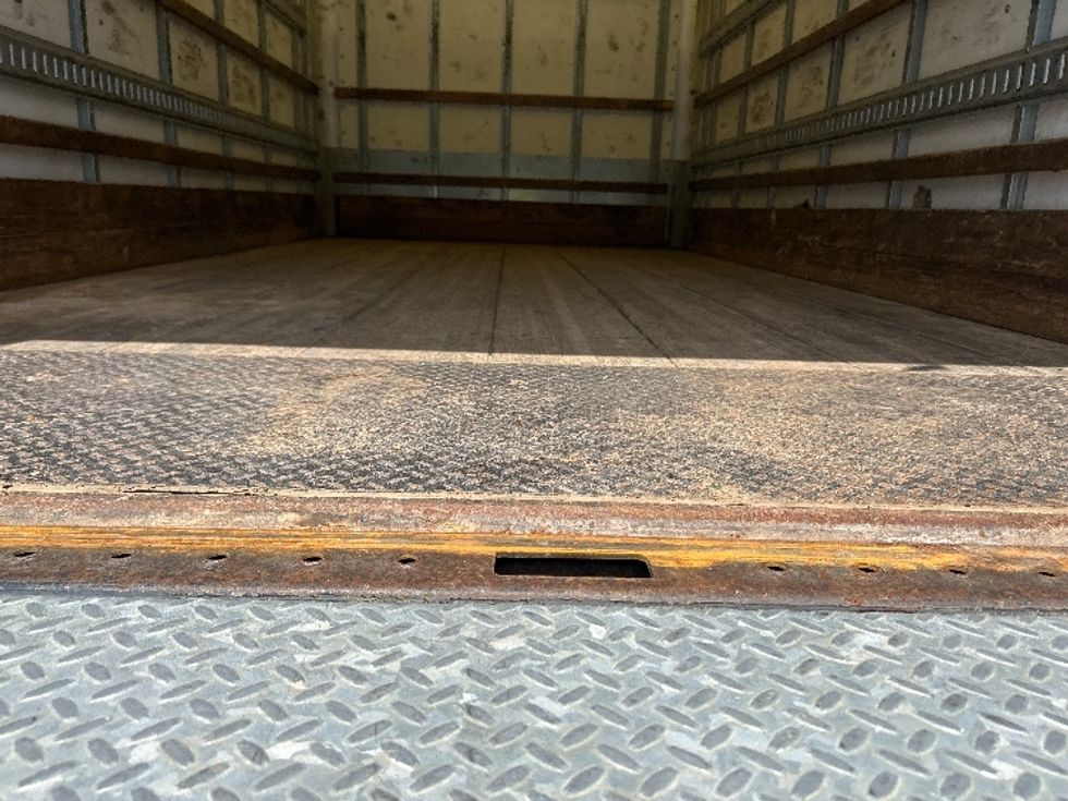 Medium Duty Box Truck-Light and Medium Duty Trucks-Chevrolet-2021-SILVERAD-Memphis-TN-173,646\n\t\tmiles-$ 44,500 - Image 10