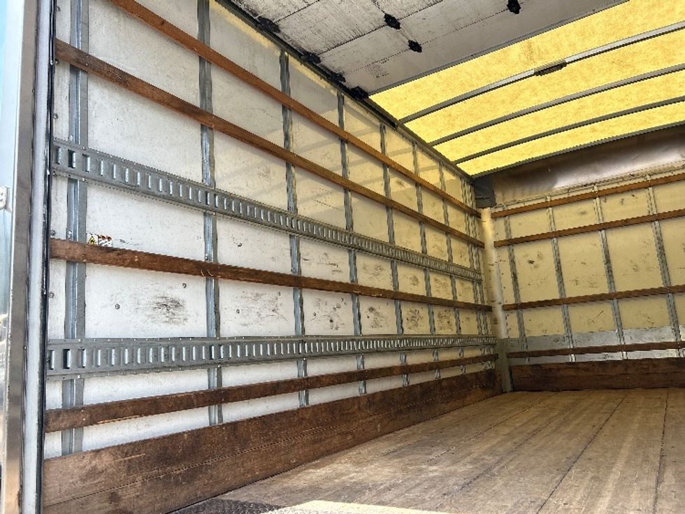 Medium Duty Box Truck-Light and Medium Duty Trucks-Chevrolet-2021-SILVERAD-Memphis-TN-173,646\n\t\tmiles-$ 44,500 - Image 11